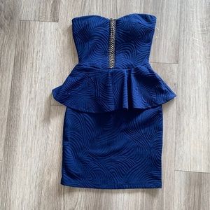 Peplum body con dress